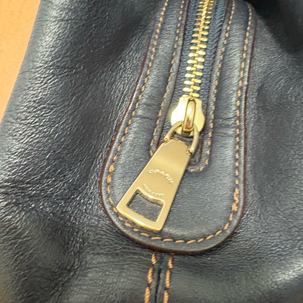 Pre-owned Triple Compartment Coach Lexy Legacy Shoulder Bag Navy - Picture 8 of 13